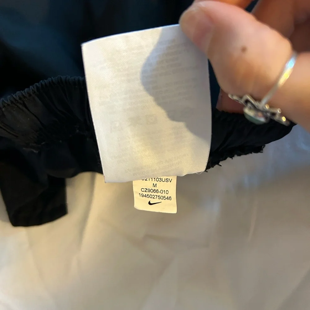 Nike Black Athletic Shorts Lightweight Elastic Waist - Picture 3 of 3